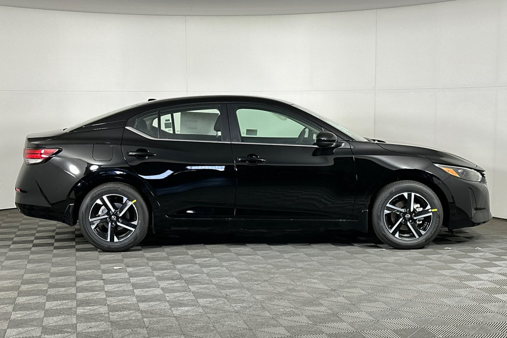 2025 Nissan Sentra SV 2