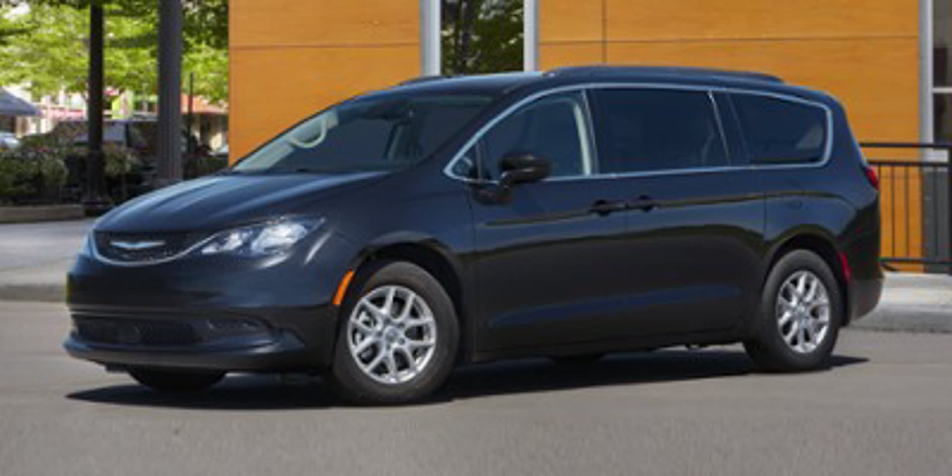 2024 Chrysler Voyager LX 1